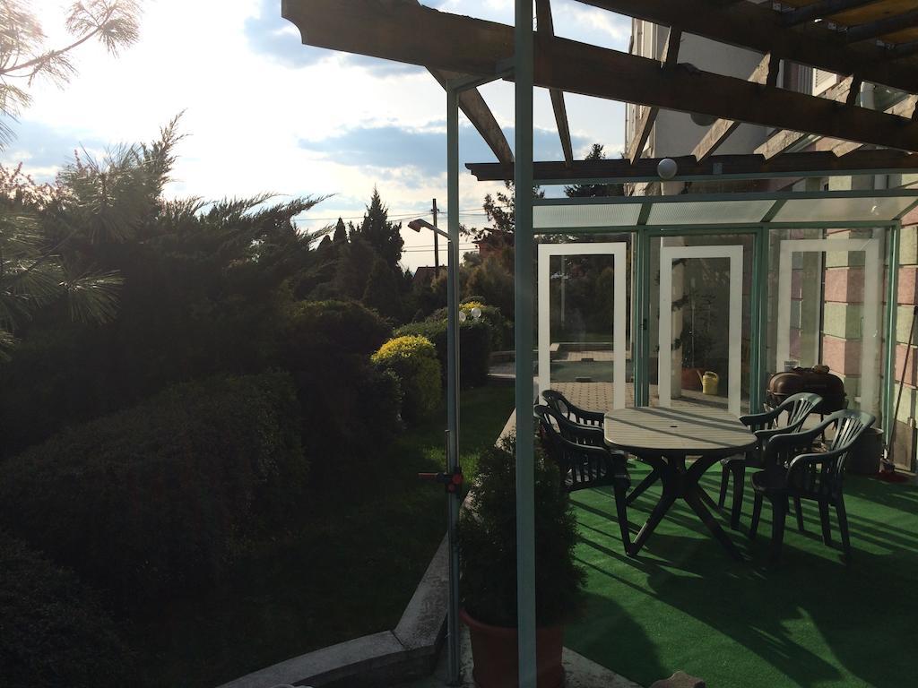 Bed and Breakfast Belle Fleur Panzio Budapest Exterior foto